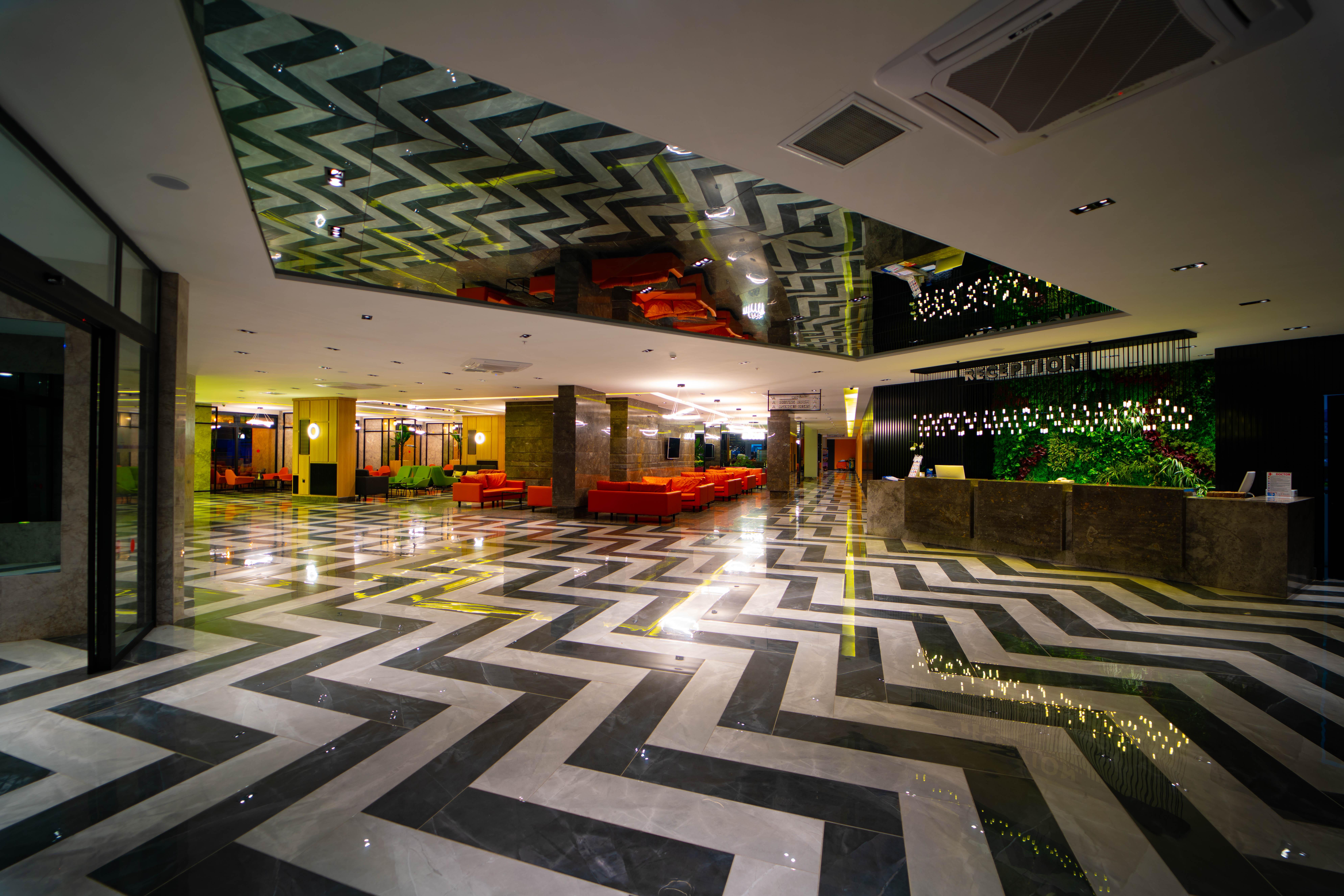 Noxinn Deluxe Hotel โคนัคคลึ ภายนอก รูปภาพ